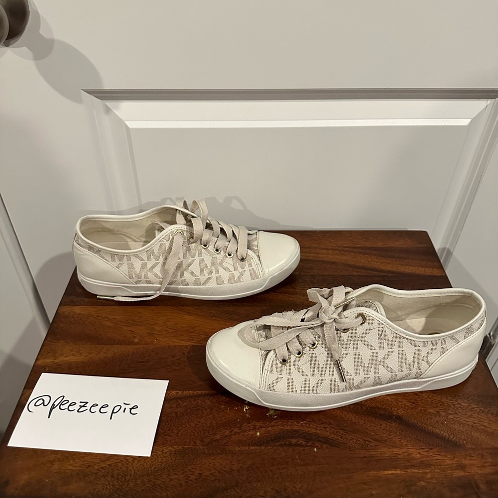 Michael Kors cute logo sneaker